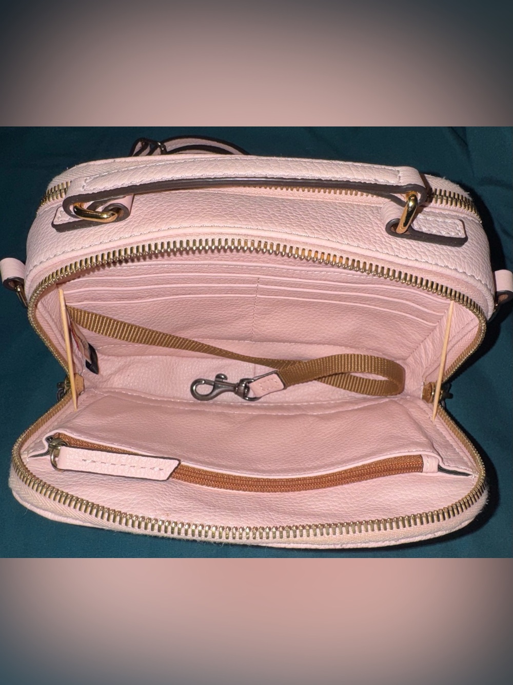 Dooney & Bourke Women's Belvedere Ambler Crossbody Camera Bag Pebbled Leather - Picture 11 of 15